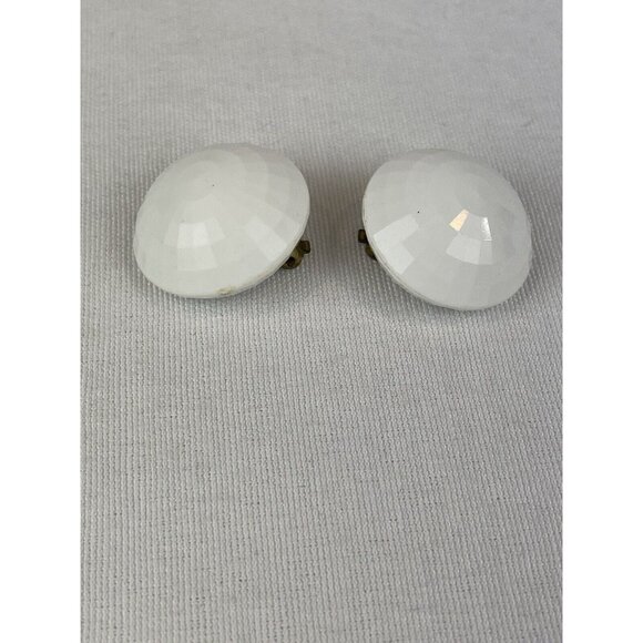 Vintage 80s West Germany White Faceted Plastic Clip On Fashion Earrings Round - Picture 2 of 8